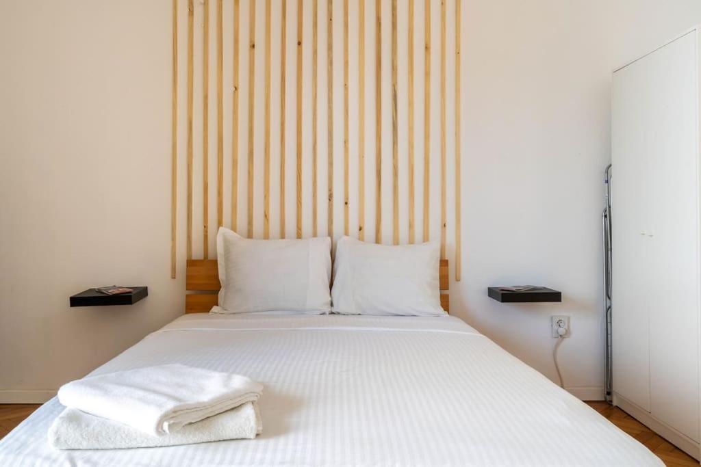 Quiet And Classic Studio With Cismigiu Park View Boekarest Buitenkant foto